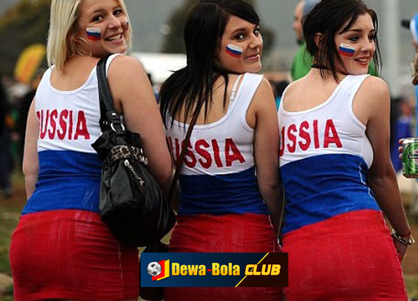 Prediksi Rusia VS Mesir 20 Juni 2018 soccer girl gadis bola fans